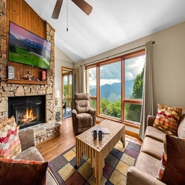 Reed's Retreat's cozy living area with stunning views