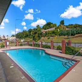 River Overlook's inviting community pool