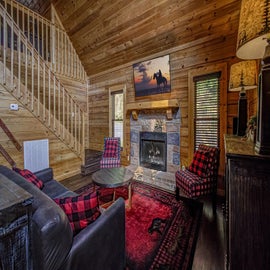 Bear Mountain Hideaway's cozy living area