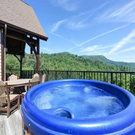 Pool on Summit Point's bubbling hot tub