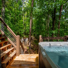 Trail's End's private hot tub