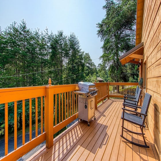 Willow Heights Lodge's spacious deck