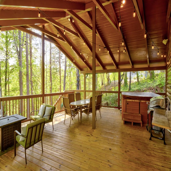 JB's Hilltop Hideaway's spacious deck