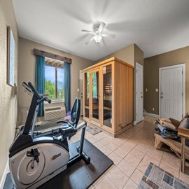 Hilltop Resort's sauna and exercise room