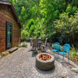 Misty Mountain Cabin' crackling firepit