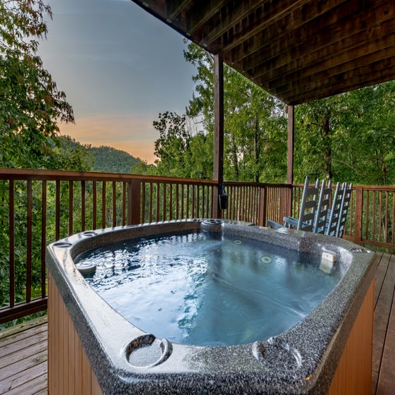 Sweet Bear Hideaway's bubbling hot tub