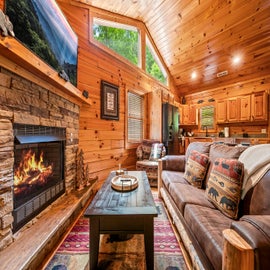 Forest Creek Retreat's cozy living area