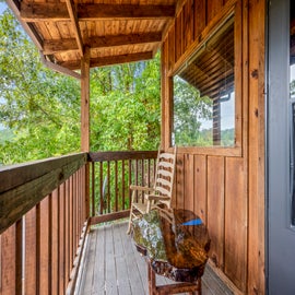 Little Bear Getaway's relaxing deck