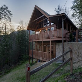 Bear View Cabin's exterior