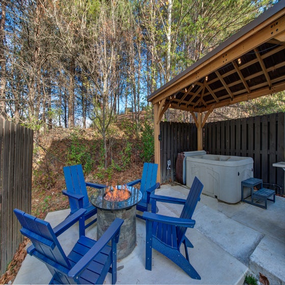 Rustic Modern Mountain Cabin's crackling firepit