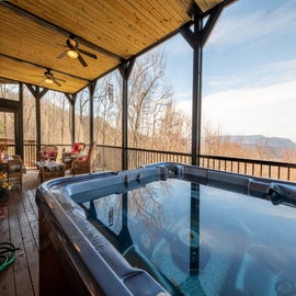 Mountain Estate's Main House hot tub