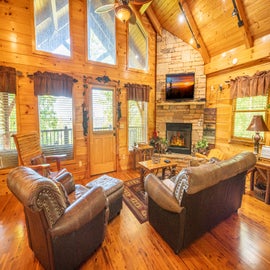 Mountain Getaway's cozy living area