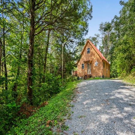 Bear Tracks Lodge