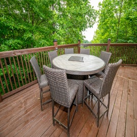 Bearman's Cabin's al fresco dining area