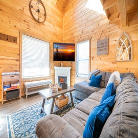 Cabin In The Mountains' cozy living area