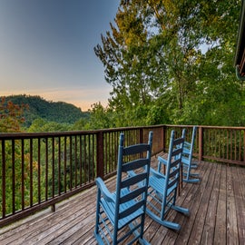 Sweet Bear Hideaway's decks with views