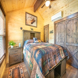 Tennessee Dream's comfy bedroom