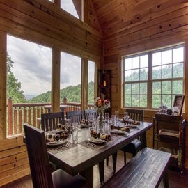 Pine Top Paradise's inviting dining table