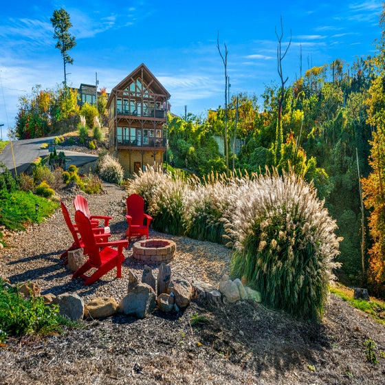 Cub Mountain View's crackling firepit and exterior