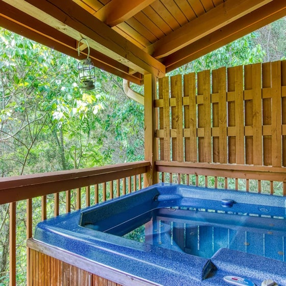 Smoky Mountain Hideout's bubbling hot tub