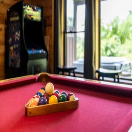 Three Bears Lodge's game room