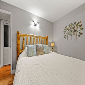 One of Windy Oaks Condo's comfy bedrooms