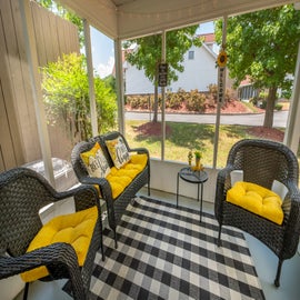 Honey Bee Mine Townhouse's cozy seating area