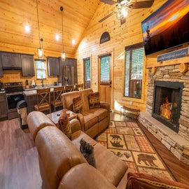 Smoky Retreat's cozy living area