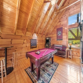 Bear Essentials Lodge's pool table