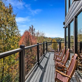 Rocky Top Lodge's relaxing deck