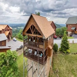 Birds eye view of Heavenly Peak Lodge