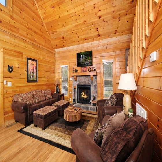 Smoky Mountain Jewel's cozy living area