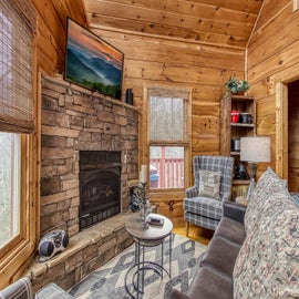 Smoky Mountain Gem's cozy living area