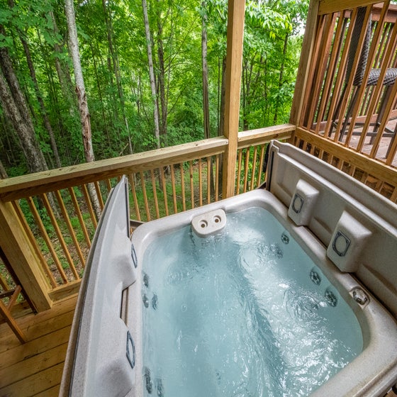 Bearman's Cabin's bubbling hot tub