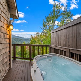 Misty Mountain Chalet's bubbling hot tub