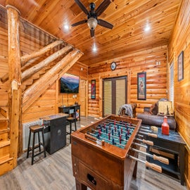 Forest Creek Retreat's fun game room