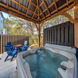 Rustic Modern Mountain Cabin's bubbling hot tub