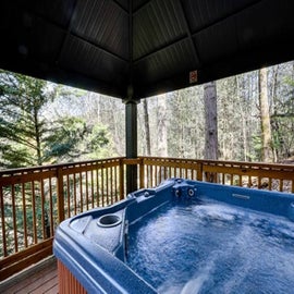 The Lodge at Glades' bubbling hot tub