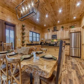 Sweet Mimosa Lodge's inviting dining area