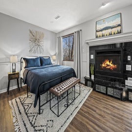 Mountain View Chalet's comfy bedroom