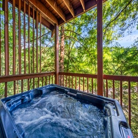 Hoot Owl Haven's bubbling hot tub