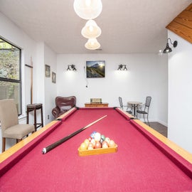 Locklyn's Loft's pool table