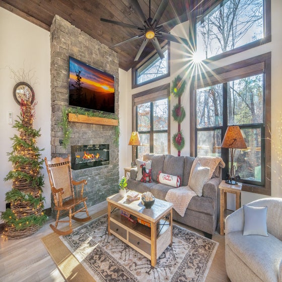 Smoky Mountain Secret's cozy living area