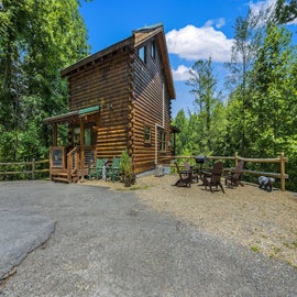 Black Bear Bungalow's exterior