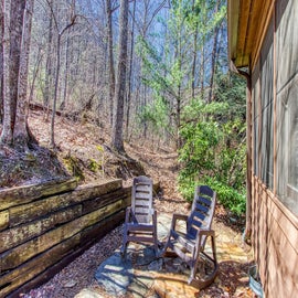 A Sweet Retreat's outdoor dining and seating area