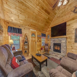 Bear Crossing's cozy living area