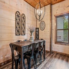 Bear Family Cabin's inviting dining area