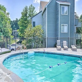 Enchanted Treehouse Hideaway's seasonal community pool